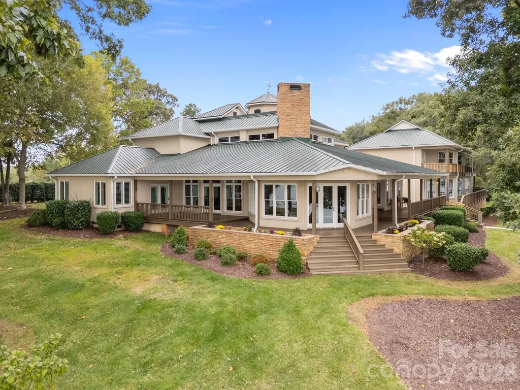 1890 Yacht Club Drive Denver NC 28037