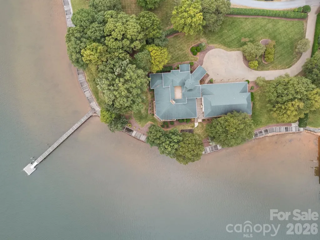 1890 Yacht Club Drive Denver NC 28037