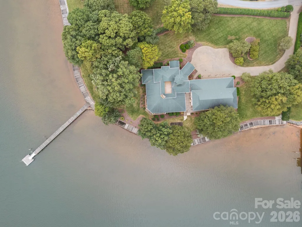 1890 Yacht Club Drive Denver NC 28037