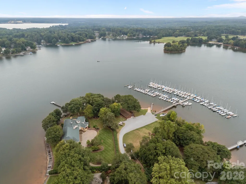 1890 Yacht Club Drive Denver NC 28037