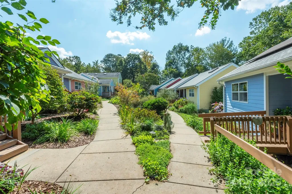 43 Vermont Court Asheville NC 28806