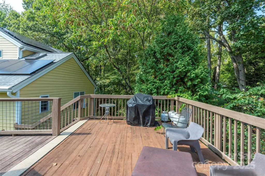 43 Vermont Court Asheville NC 28806