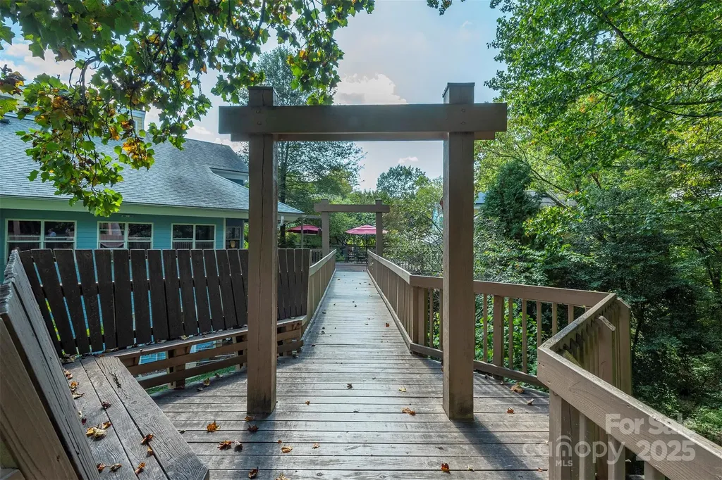 43 Vermont Court Asheville NC 28806