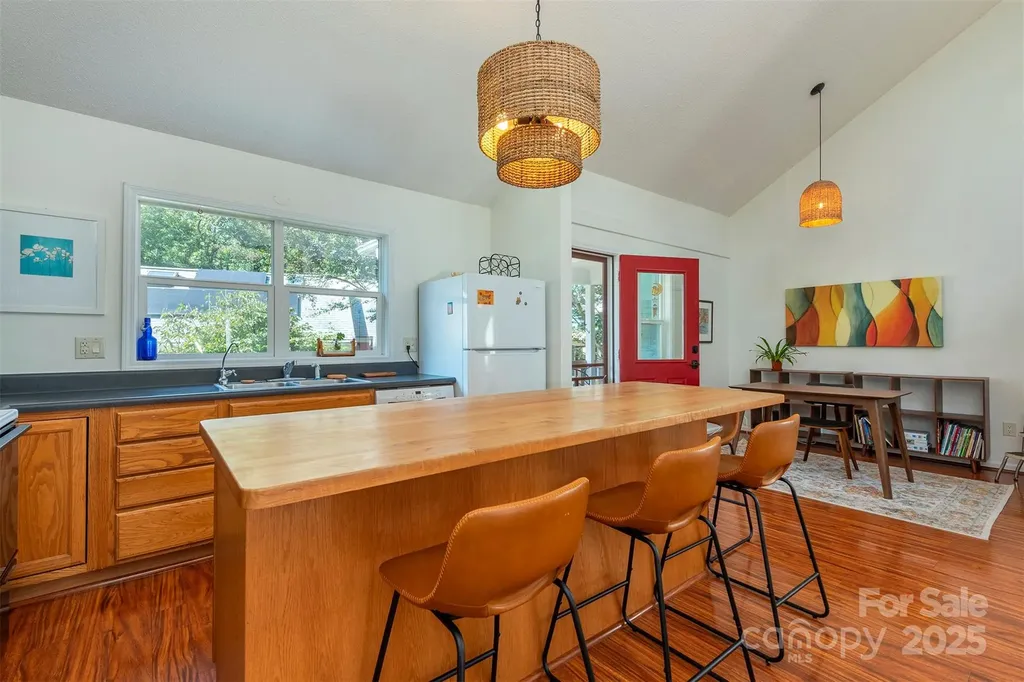 43 Vermont Court Asheville NC 28806