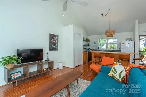 43 Vermont Court Asheville NC 28806