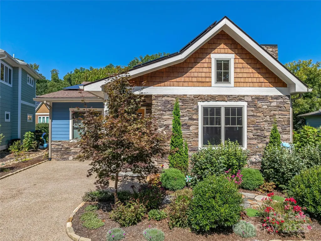 18 Destination Drive Asheville NC 28806