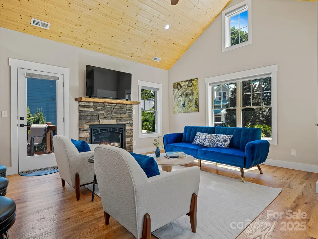 18 Destination Drive Asheville NC 28806