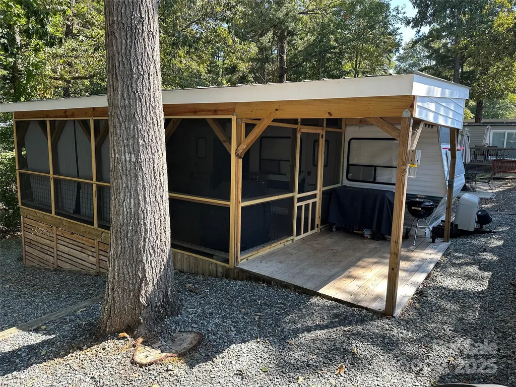 110 Meadowview Circle New London NC 28127