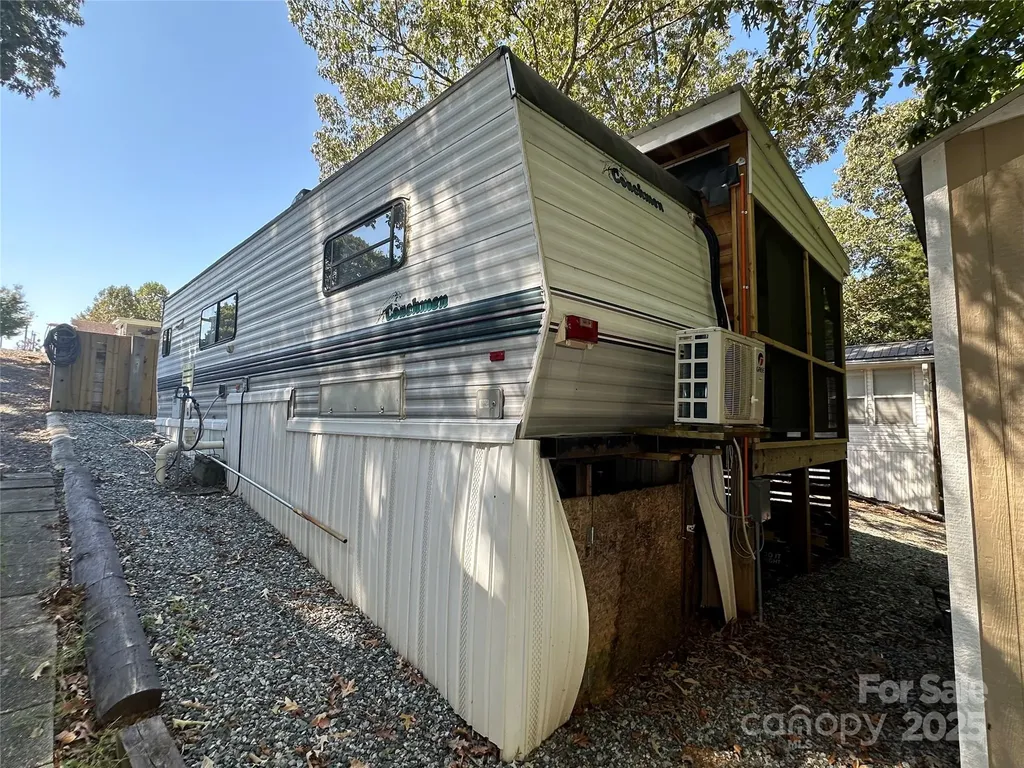 110 Meadowview Circle New London NC 28127