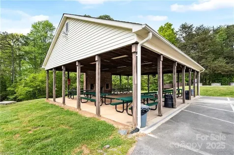 110 Meadowview Circle New London NC 28127
