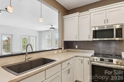 475 S Church Street Hendersonville NC 28792