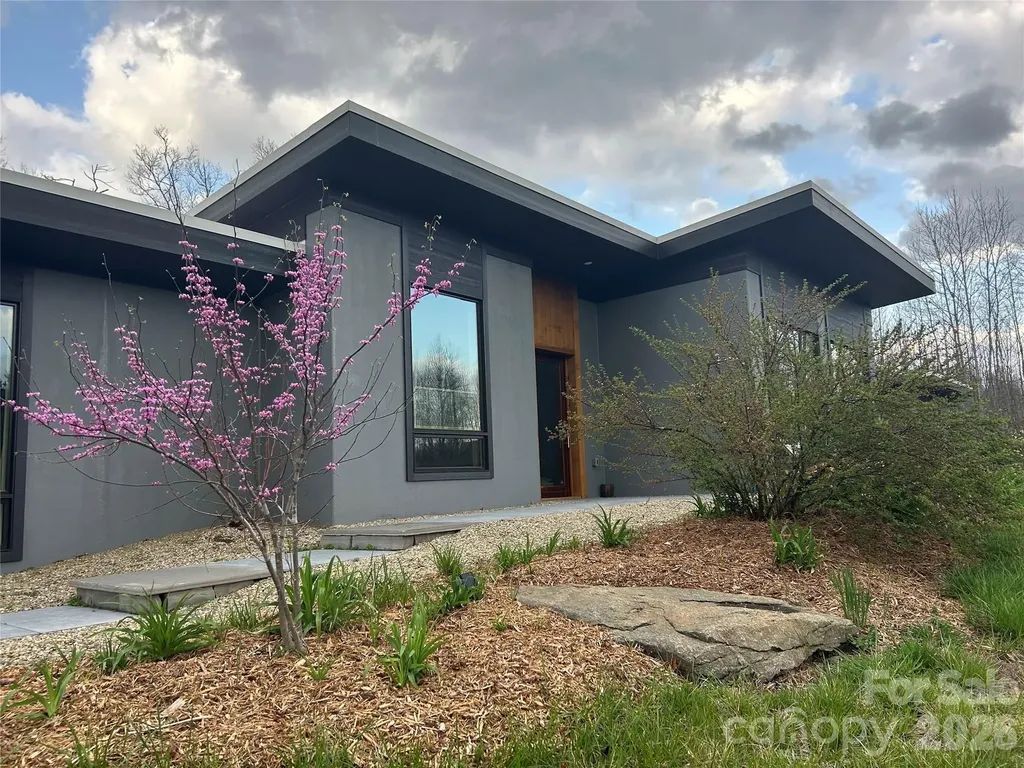17 Fig Tree Lane Asheville NC 28803