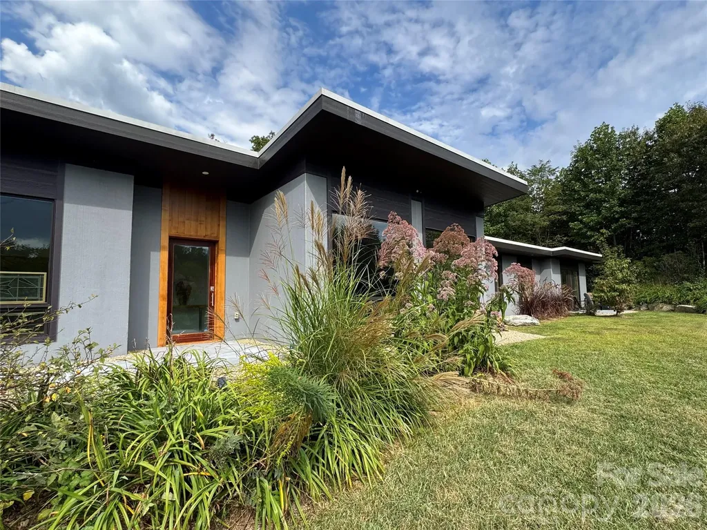 17 Fig Tree Lane Asheville NC 28803