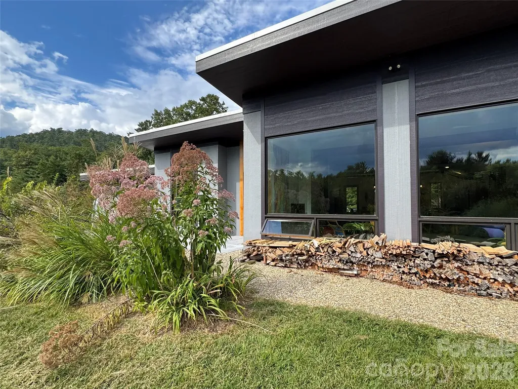 17 Fig Tree Lane Asheville NC 28803