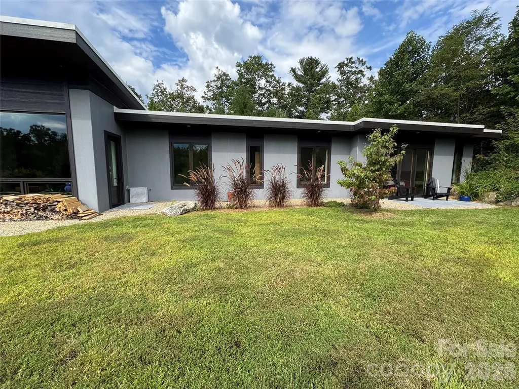 17 Fig Tree Lane Asheville NC 28803