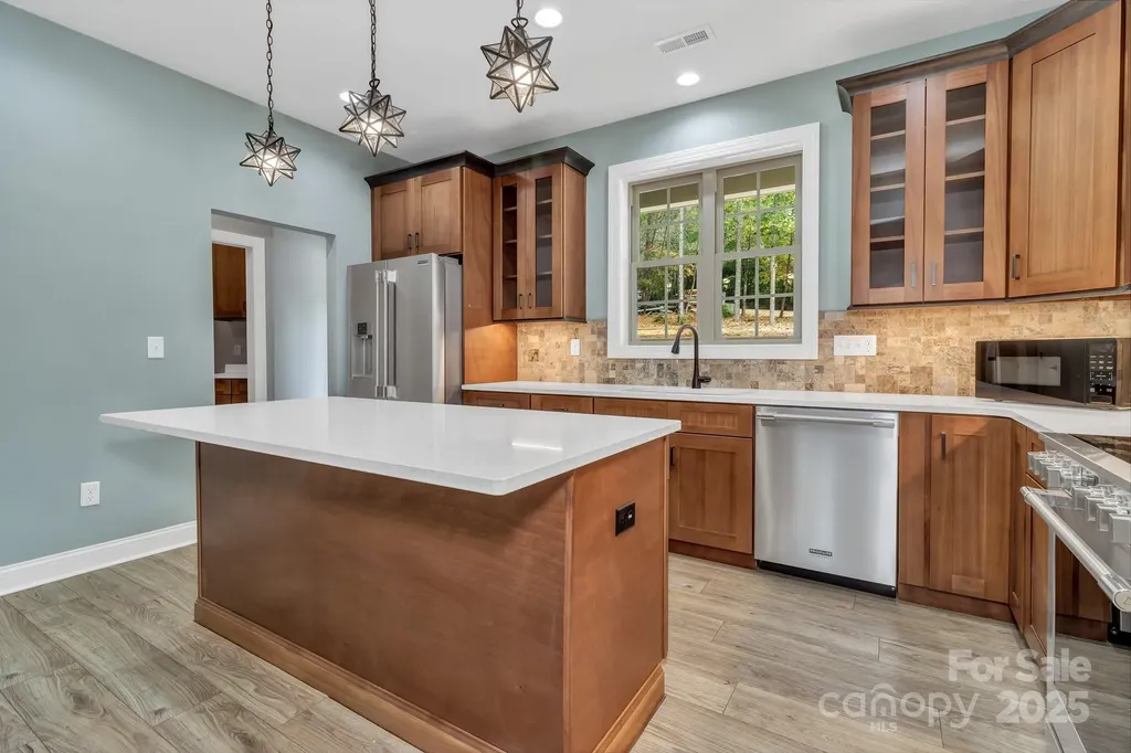 926 Settlers Trail Mars Hill NC 28754