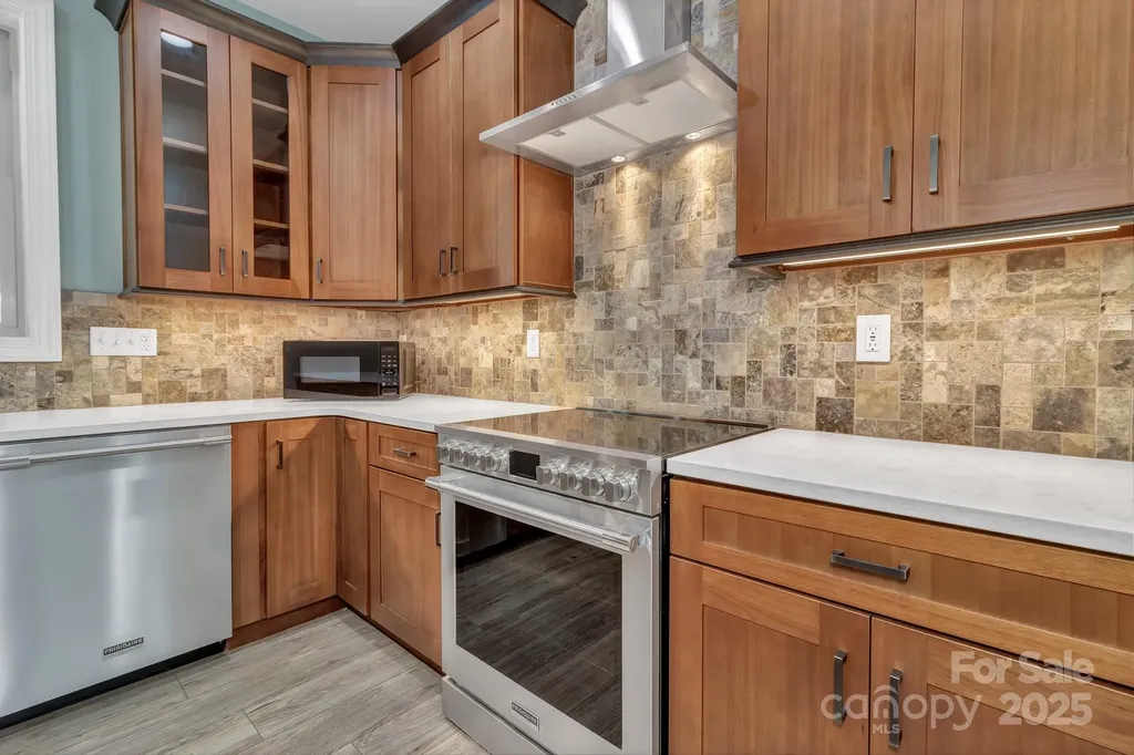 926 Settlers Trail Mars Hill NC 28754
