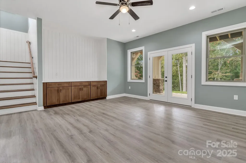 926 Settlers Trail Mars Hill NC 28754