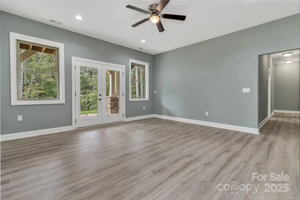 926 Settlers Trail Mars Hill NC 28754