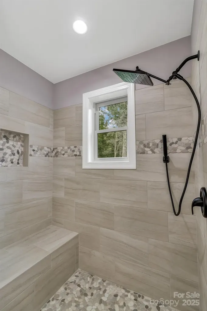 926 Settlers Trail Mars Hill NC 28754