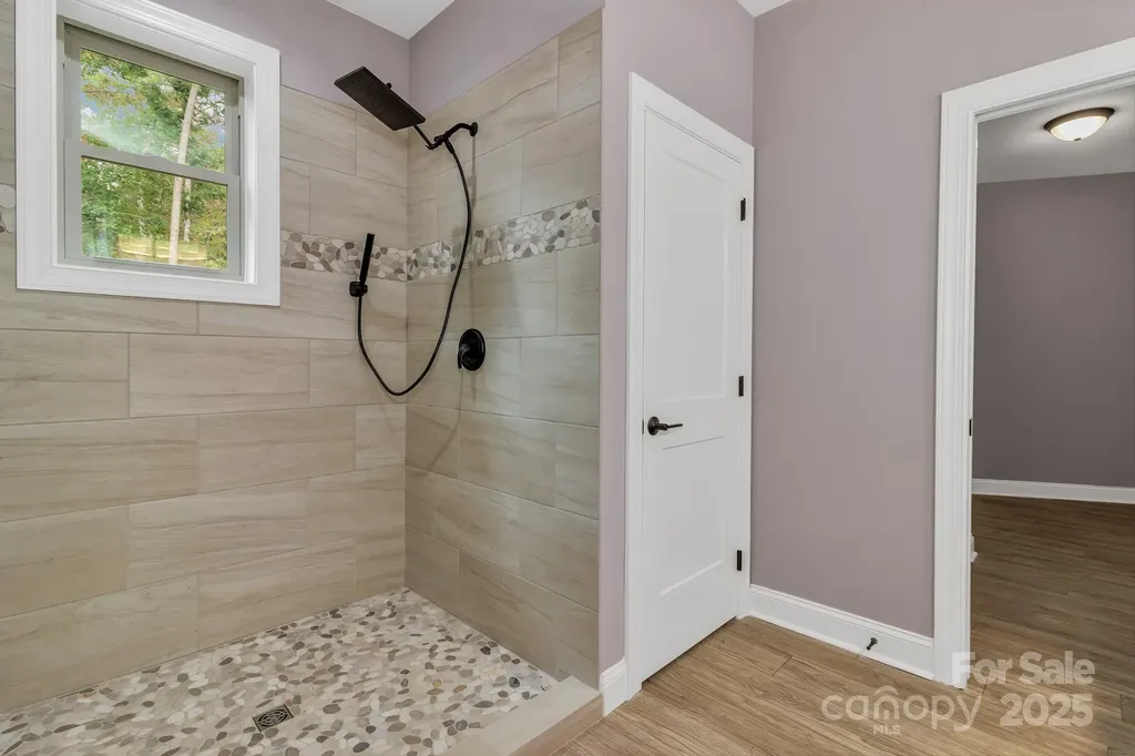926 Settlers Trail Mars Hill NC 28754