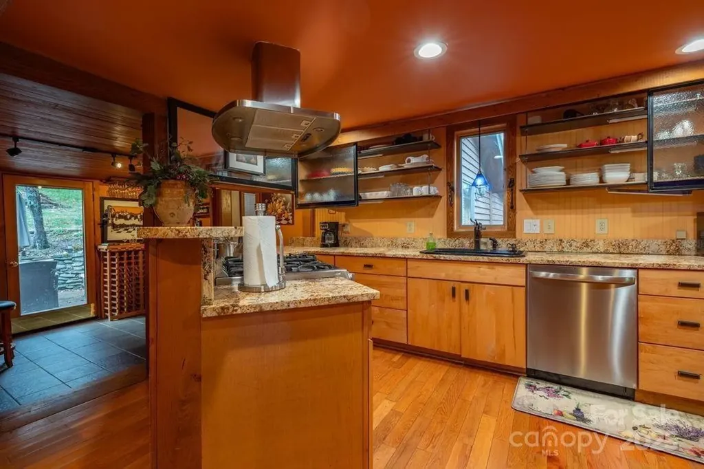 949/951 Watauga River Road Sugar Grove NC 28679
