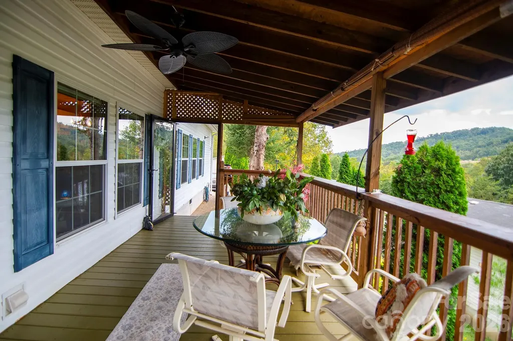 304 Golden Aster Road Swannanoa NC 28778