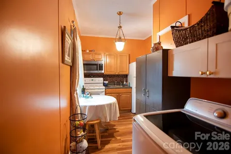 304 Golden Aster Road Swannanoa NC 28778