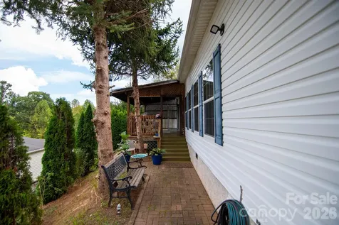304 Golden Aster Road Swannanoa NC 28778
