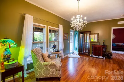 304 Golden Aster Road Swannanoa NC 28778