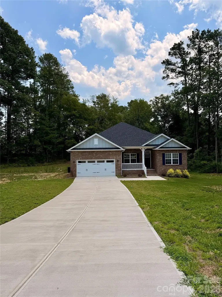 2913 Waterford Lane Albemarle NC 28001