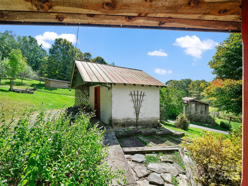 1992 Green Creek Road Bakersville NC 28705