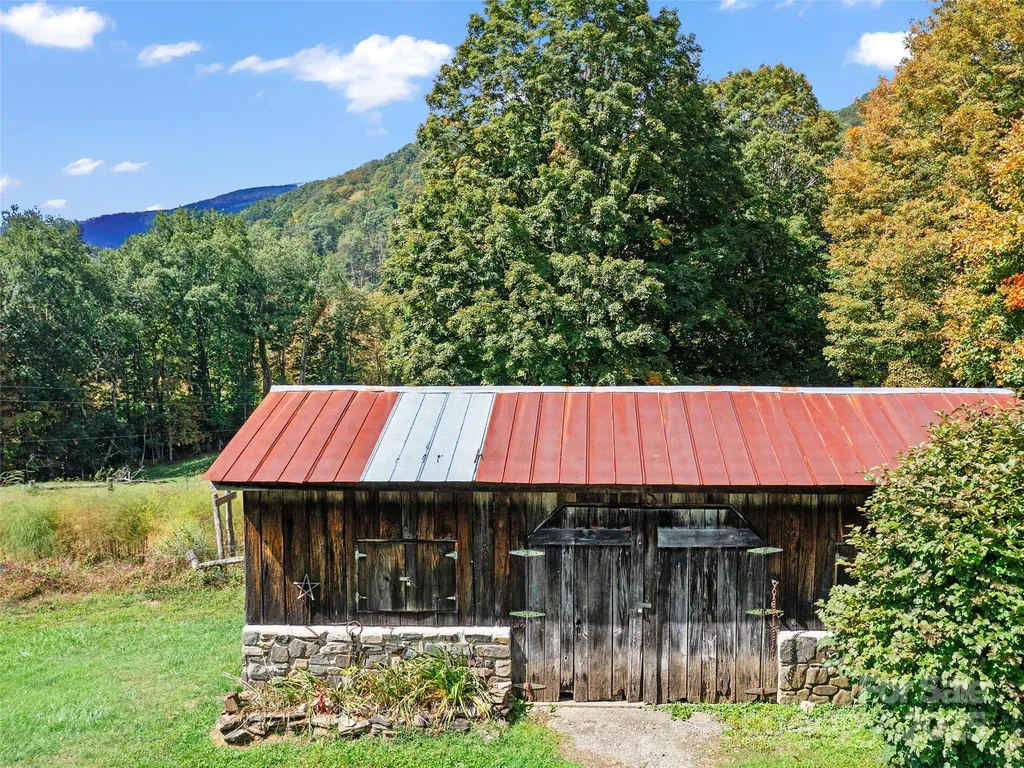 1992 Green Creek Road Bakersville NC 28705