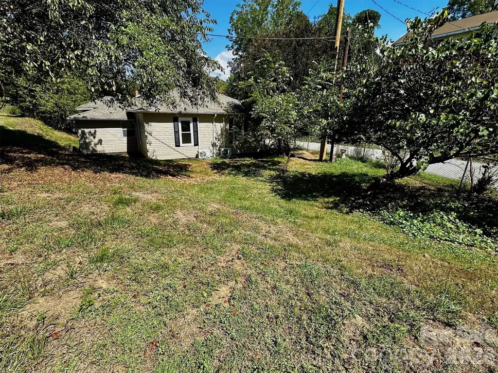 11 Martel Lane Asheville NC 28804