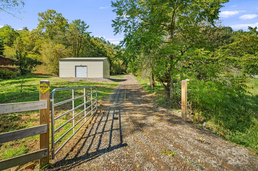 456 & 000 Maney Branch Road Burnsville NC 28714