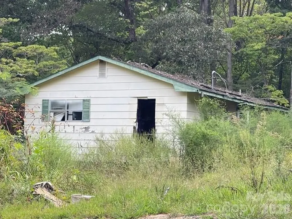 5756 Rumfelt Road Stanley NC 28164