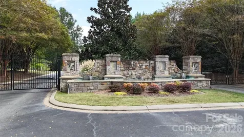 8335 Victoria Lake Drive Waxhaw NC 28173
