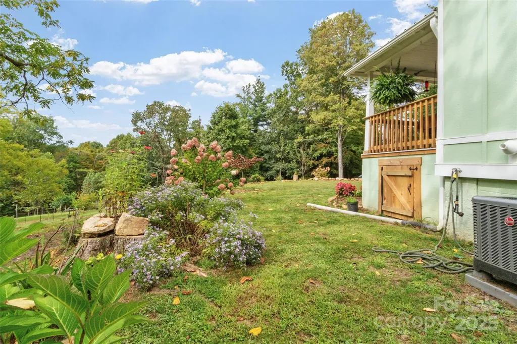 407 Terrell Drive Bakersville NC 28705