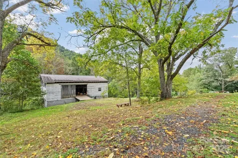 407 Terrell Drive Bakersville NC 28705