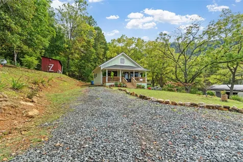 407 Terrell Drive Bakersville NC 28705
