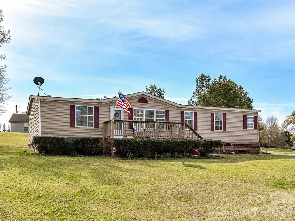 1565 Foxbrook Circle Lancaster SC 29720