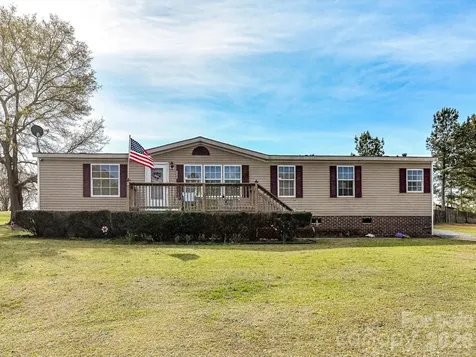 1565 Foxbrook Circle Lancaster SC 29720