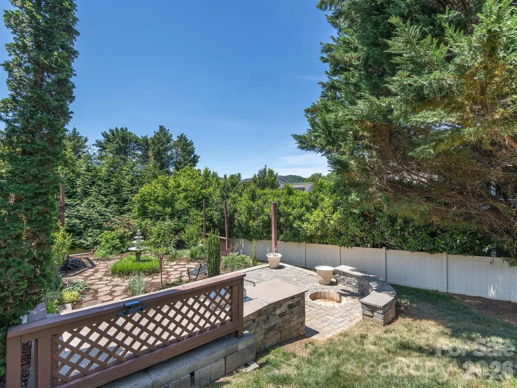 95 Driftstone Circle Arden NC 28704