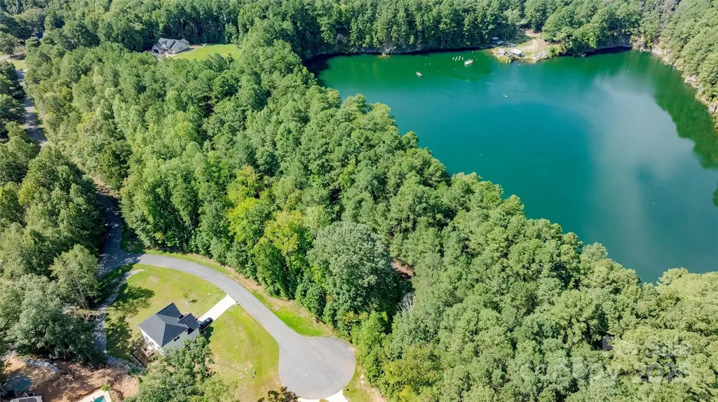 105 Quiet Trail Mooresville NC 28117
