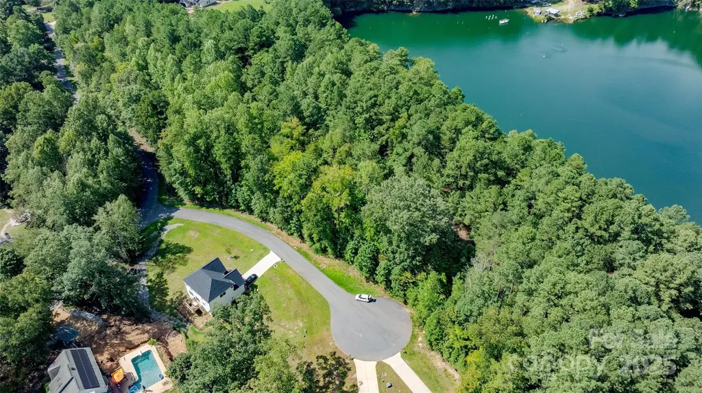 105 Quiet Trail Mooresville NC 28117