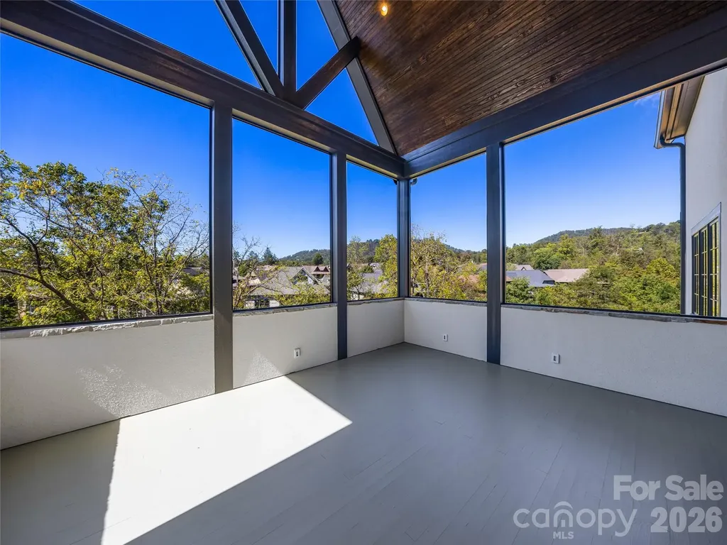 21 Evian Court Asheville NC 28804