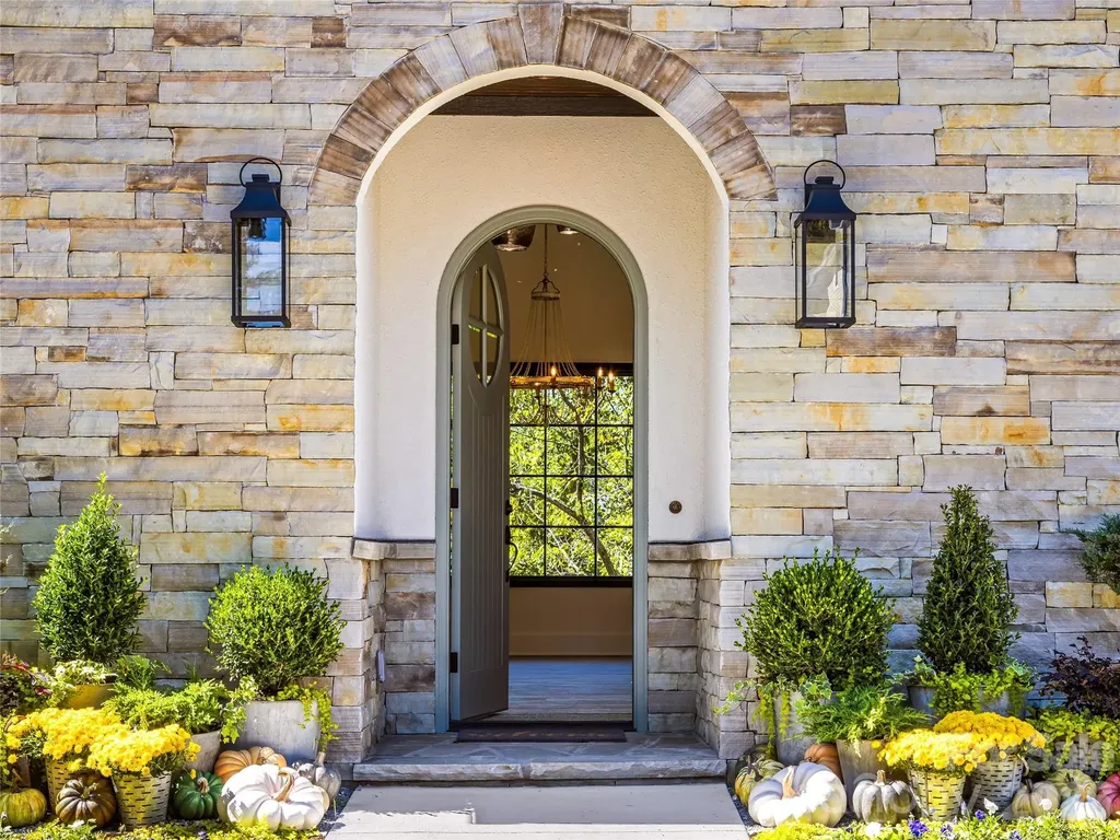 21 Evian Court Asheville NC 28804