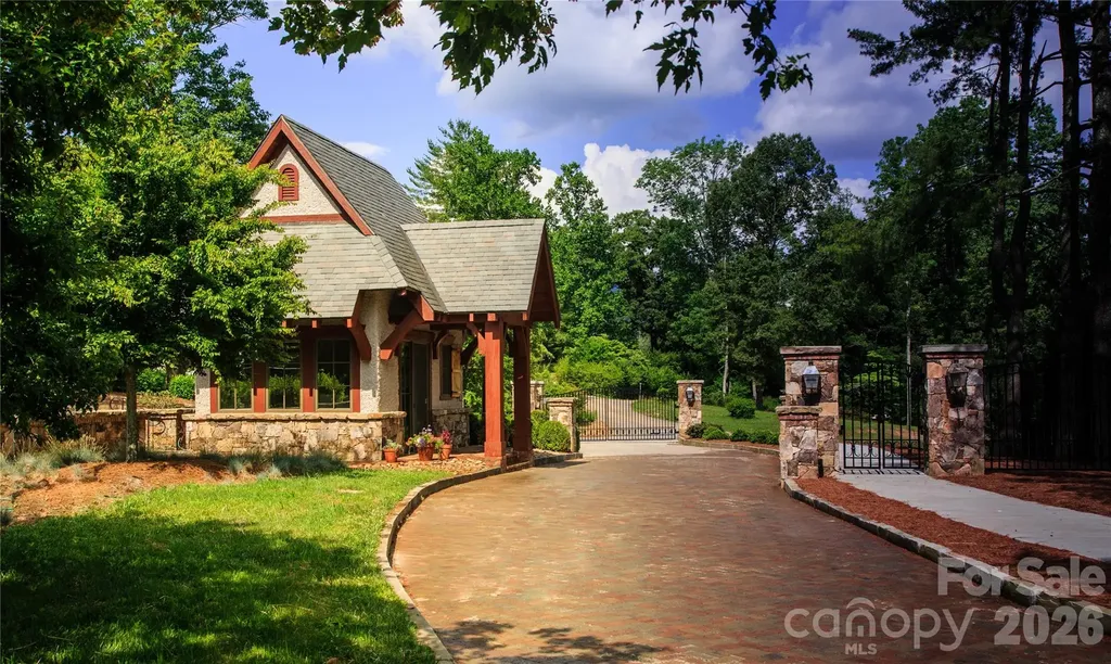 21 Evian Court Asheville NC 28804