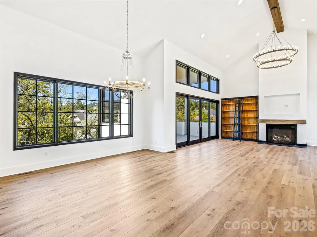 21 Evian Court Asheville NC 28804