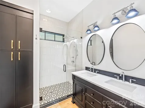 21 Evian Court Asheville NC 28804